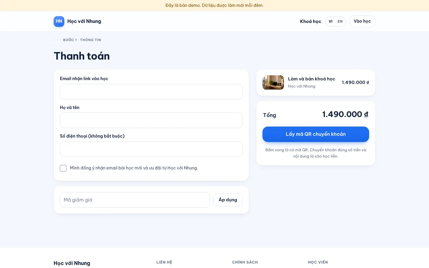 Trang thanh toán của cửa hàng demo: email nhận link vào học, họ tên, số điện thoại không bắt buộc, mã giảm giá và nút Lấy mã QR chuyển khoản